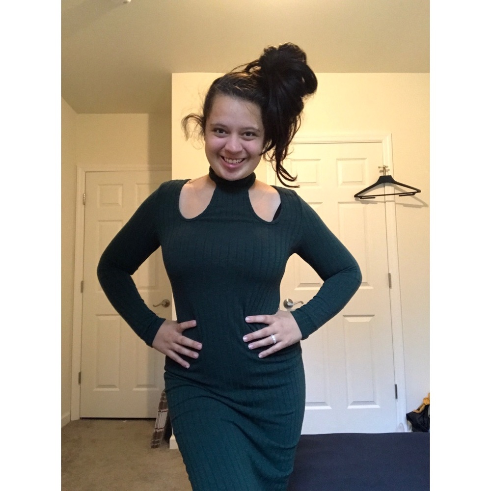 Deep green bodycon highneck ribbed midi dress